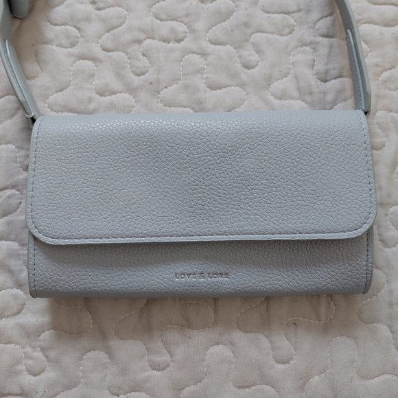 (2/25$) Love and Lore light blue crossbody clutch with removable strap - Picture 1 of 7